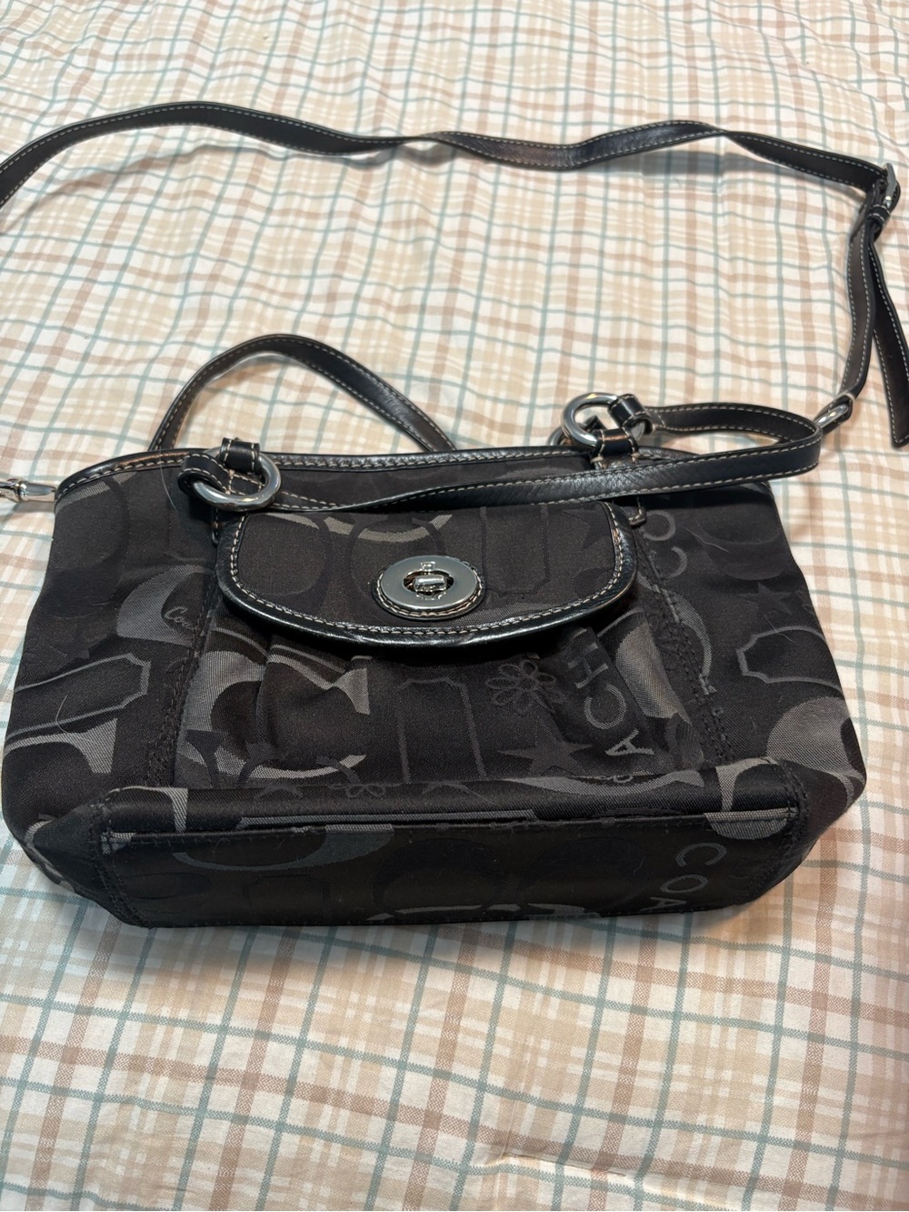 Coach B1066-F1039 Black Signature Shoulder Crossbody Bag Purse Silver Turnlock